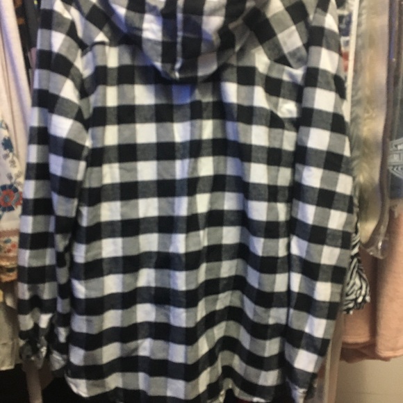 New women’s black and white plaid flannel hoodie - Picture 2 of 2